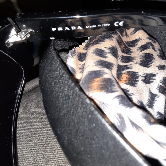 LADIES SUNGLASSES BY PRADA - Picture 6 of 6